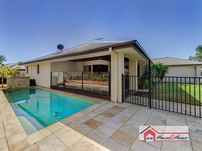 11 Pincally Crescent, Ormeau QLD 4208
