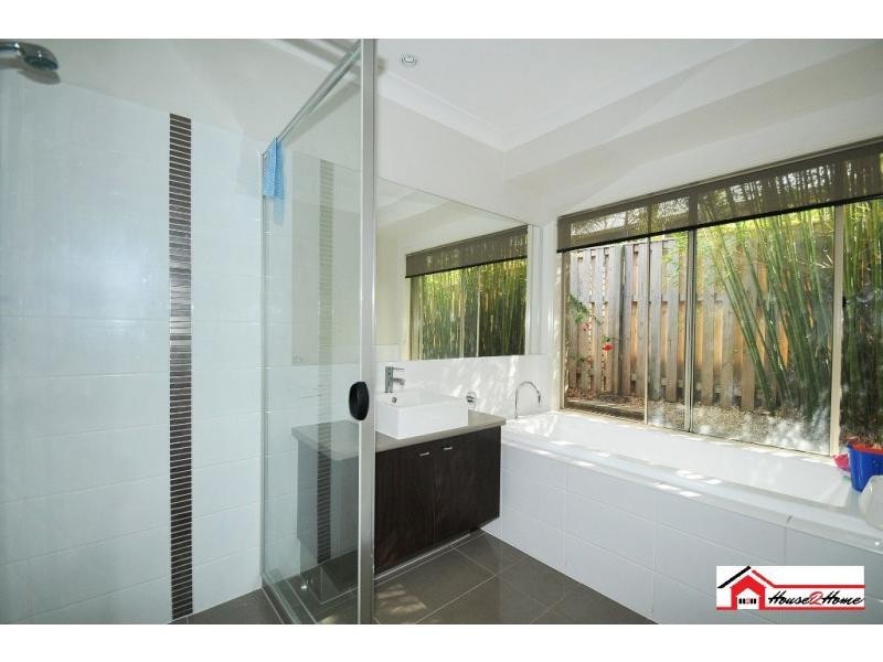11 Stoney Creek Circuit, Ormeau QLD 4208