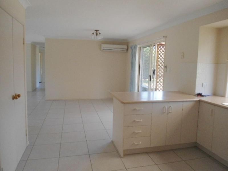 30 Lennon Drive, Windaroo QLD 4207