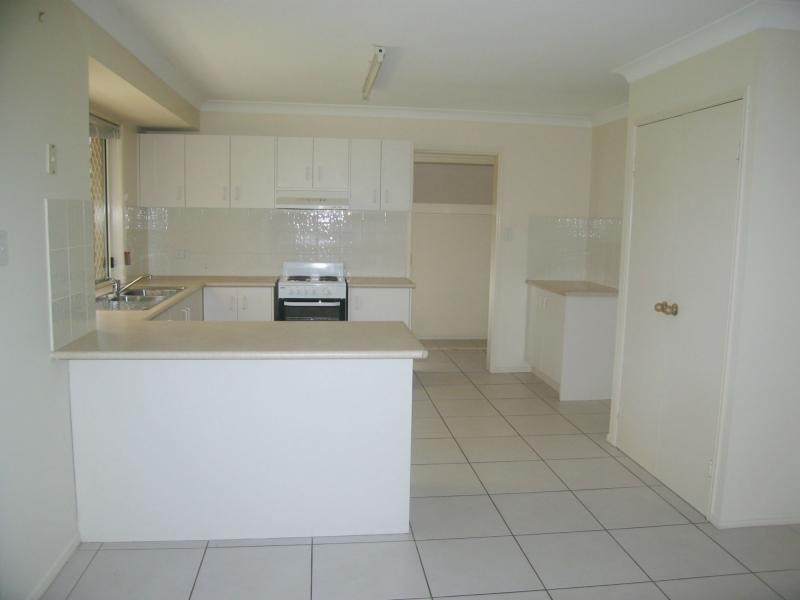 30 Lennon Drive, Windaroo QLD 4207