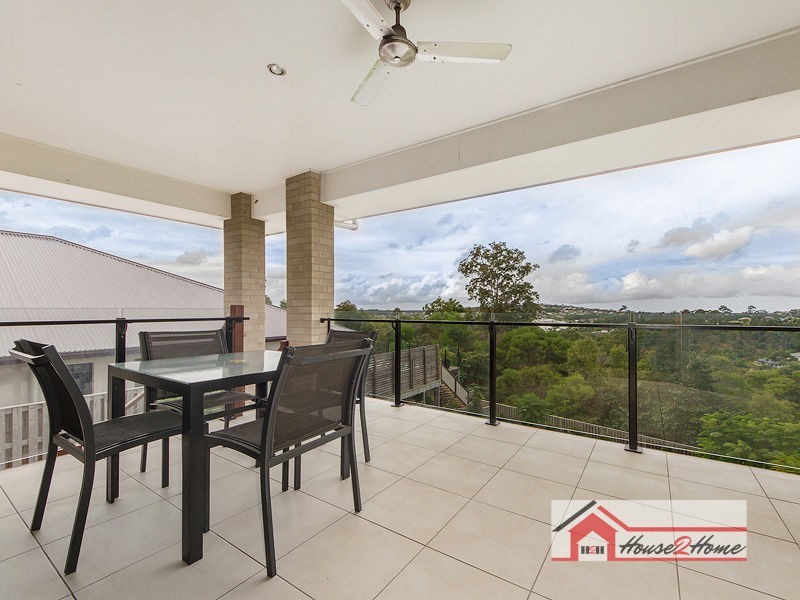 52 Fletcher Crescent, Pacific Pines QLD 4211