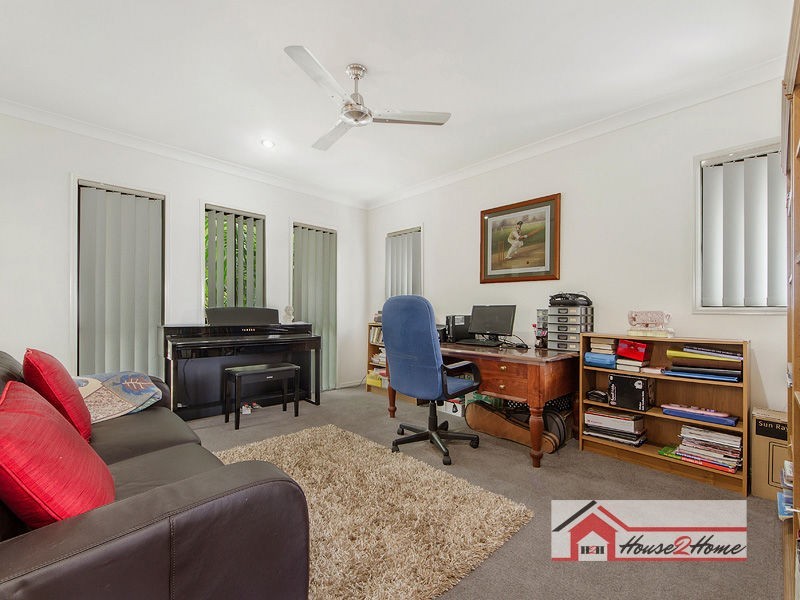 52 Fletcher Crescent, Pacific Pines QLD 4211