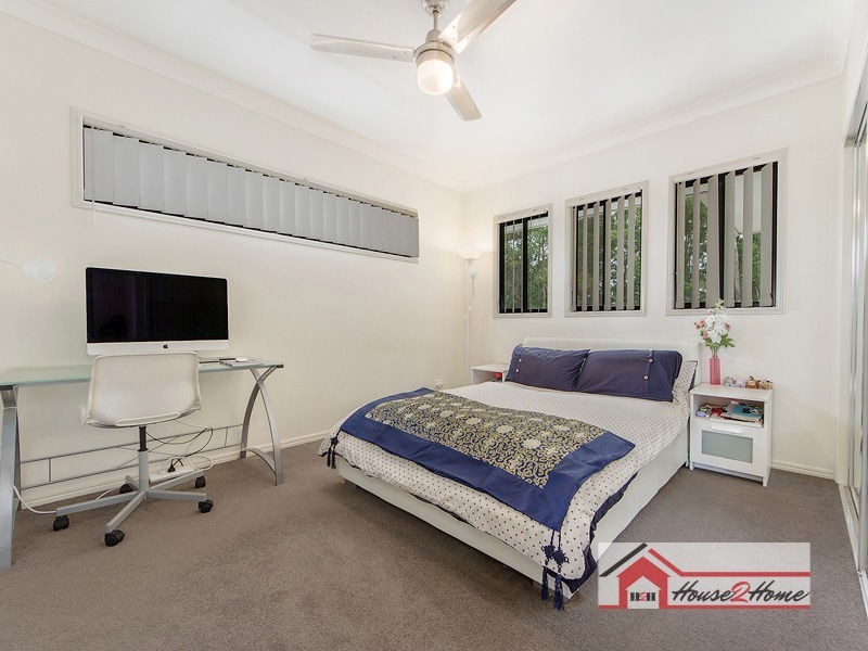 52 Fletcher Crescent, Pacific Pines QLD 4211