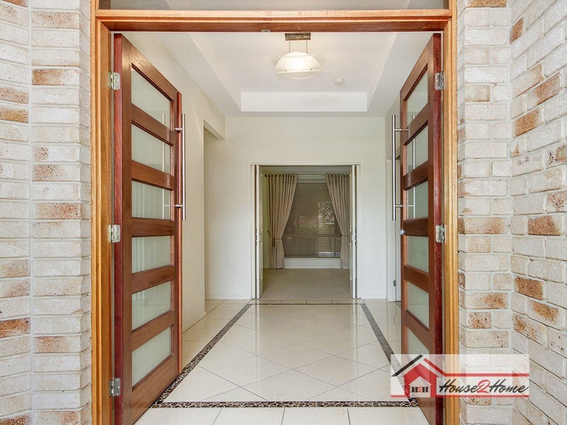 27 Riverside Terrace, Windaroo QLD 4207