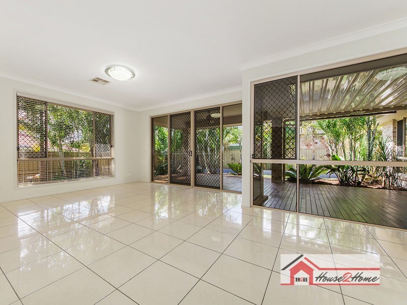 27 Riverside Terrace, Windaroo QLD 4207