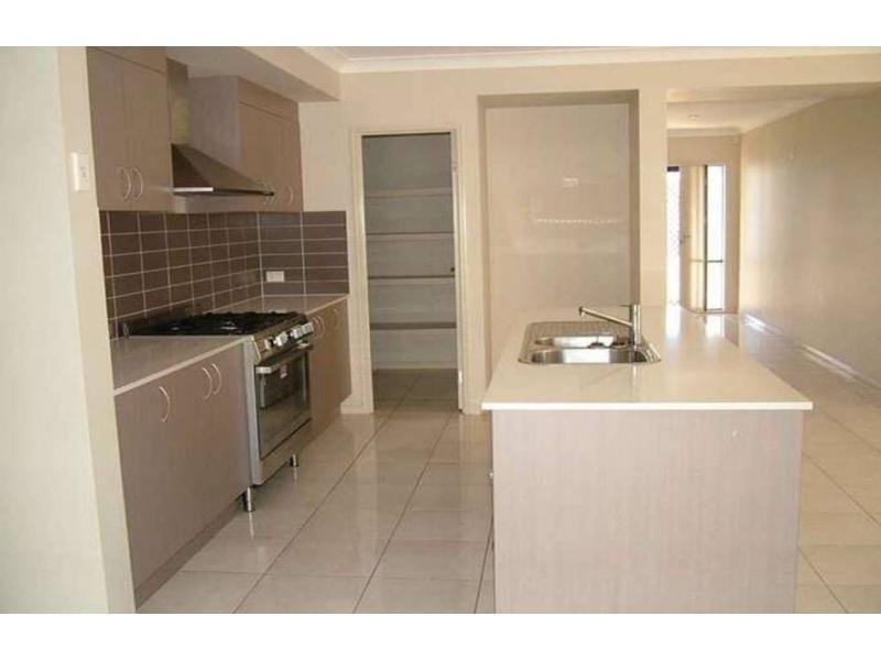 42 Hazelmere Crescent, Ormeau QLD 4208