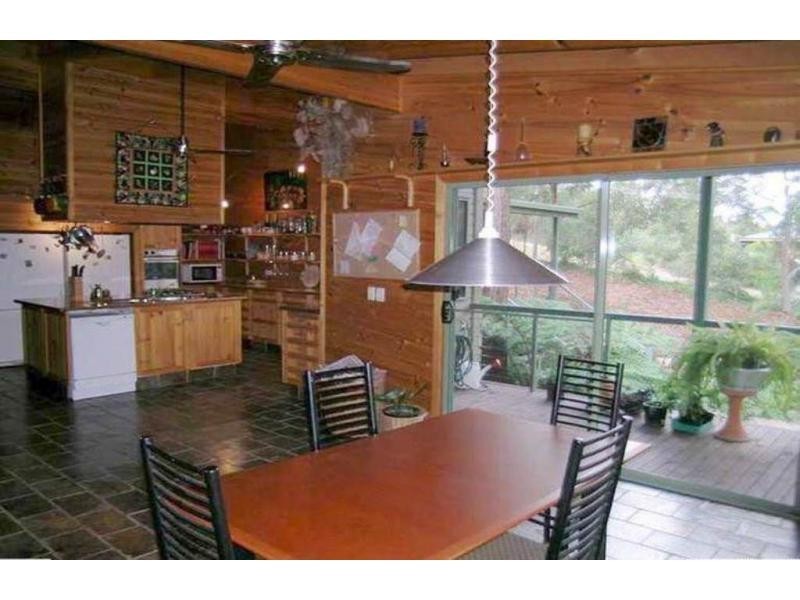 16 Taperoo Court, Yatala QLD 4207