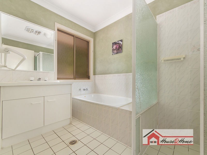 37 Leighton Drive, Edens Landing QLD 4207