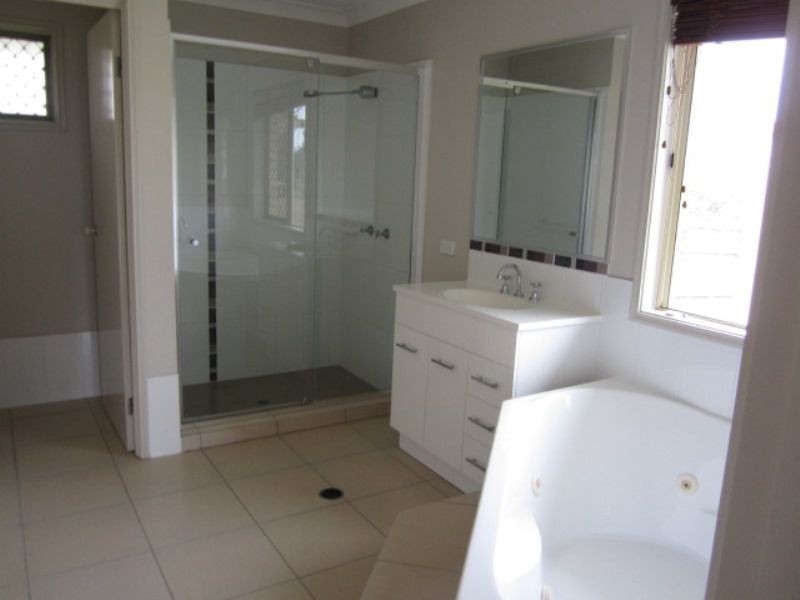 6 Ironbark Court, Stapylton QLD 4207