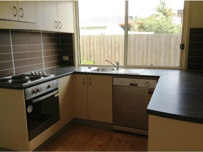 2/11 Manila Street, Beenleigh QLD 4207