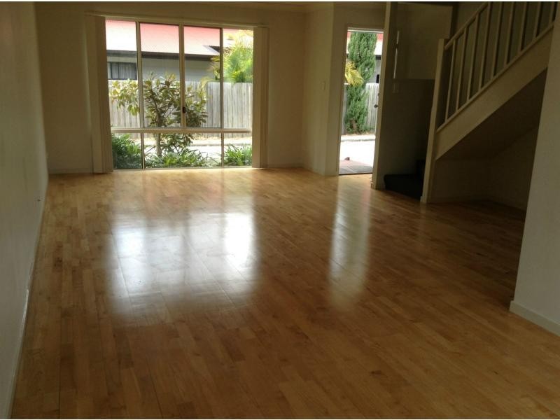 2/11 Manila Street, Beenleigh QLD 4207