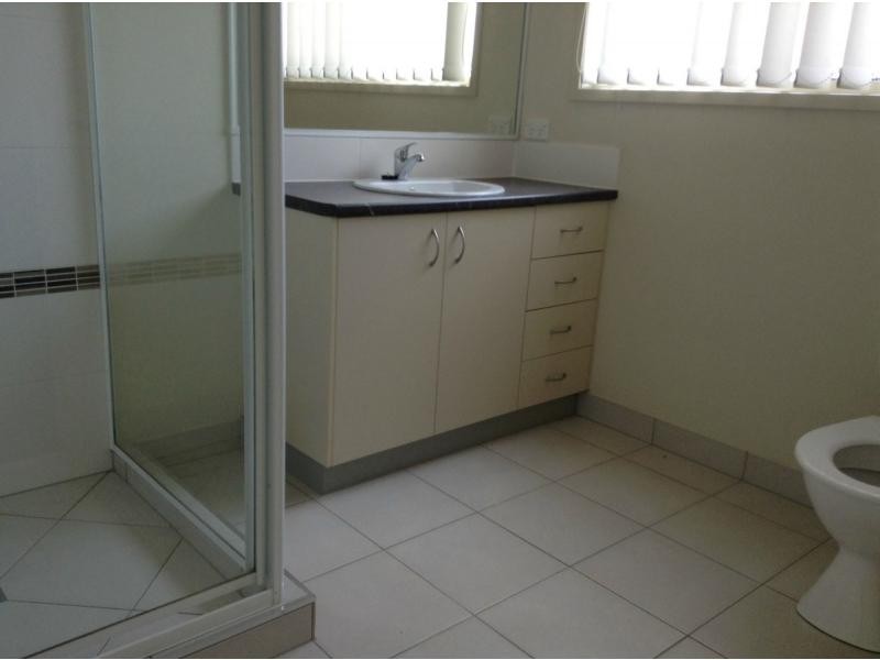 2/11 Manila Street, Beenleigh QLD 4207