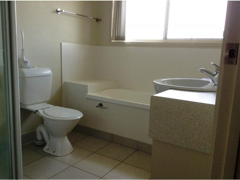 2/11 Manila Street, Beenleigh QLD 4207