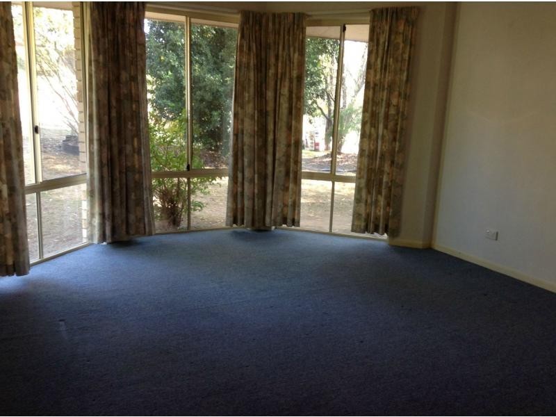 13 Eden Close, Edens Landing QLD 4207