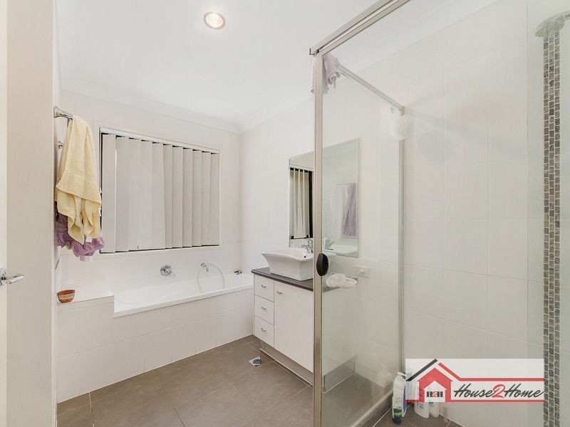 15 Hazelmere Crescent, Ormeau QLD 4208