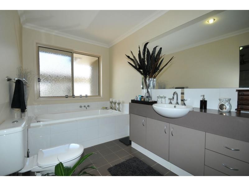 9 Appadene Street, Ormeau QLD 4208