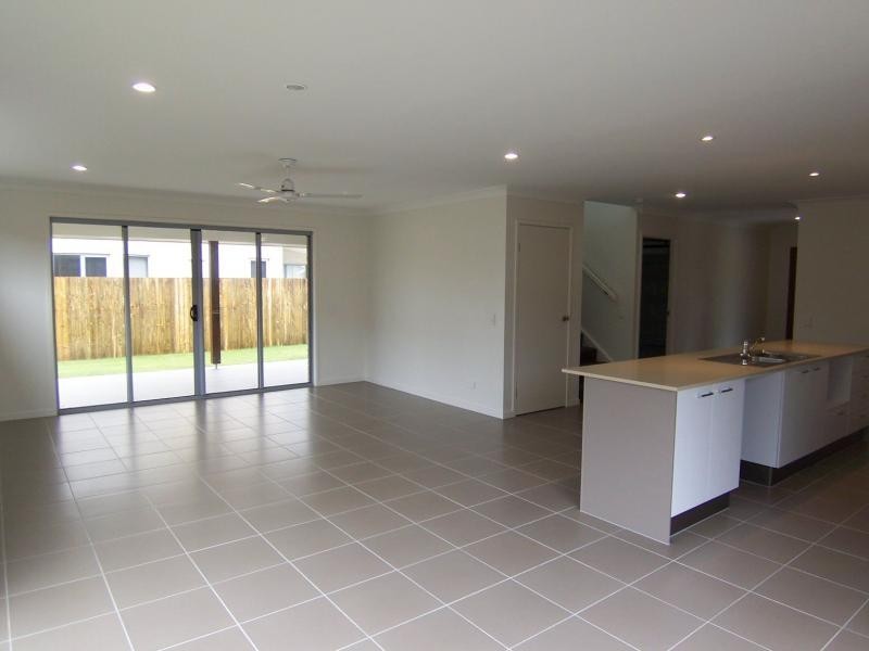 8 Brookside Circuit, Ormeau QLD 4208