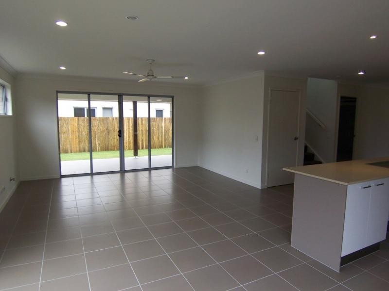 8 Brookside Circuit, Ormeau QLD 4208