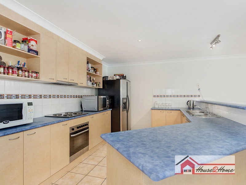 6 Kosrae Street, Pacific Pines QLD 4211