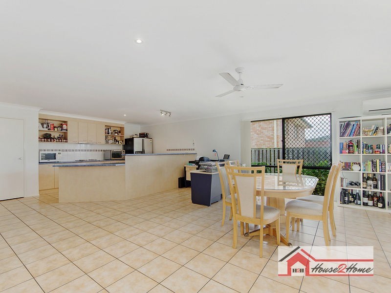 6 Kosrae Street, Pacific Pines QLD 4211