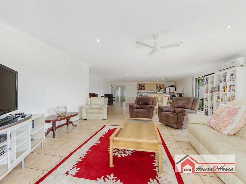 6 Kosrae Street, Pacific Pines QLD 4211
