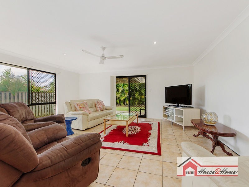 6 Kosrae Street, Pacific Pines QLD 4211
