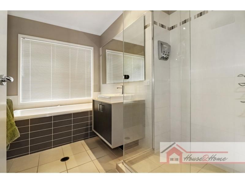 55 Ellenborough Avenue, Ormeau Hills QLD 4208