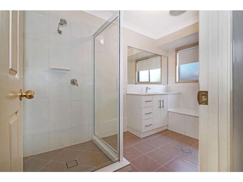 8 Tavuzzi Terrace, Edens Landing QLD 4207