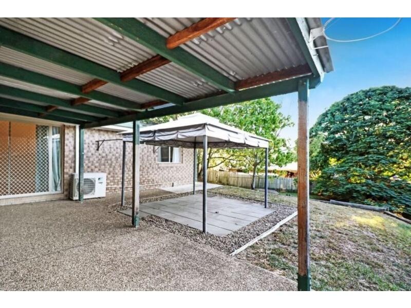 8 Tavuzzi Terrace, Edens Landing QLD 4207