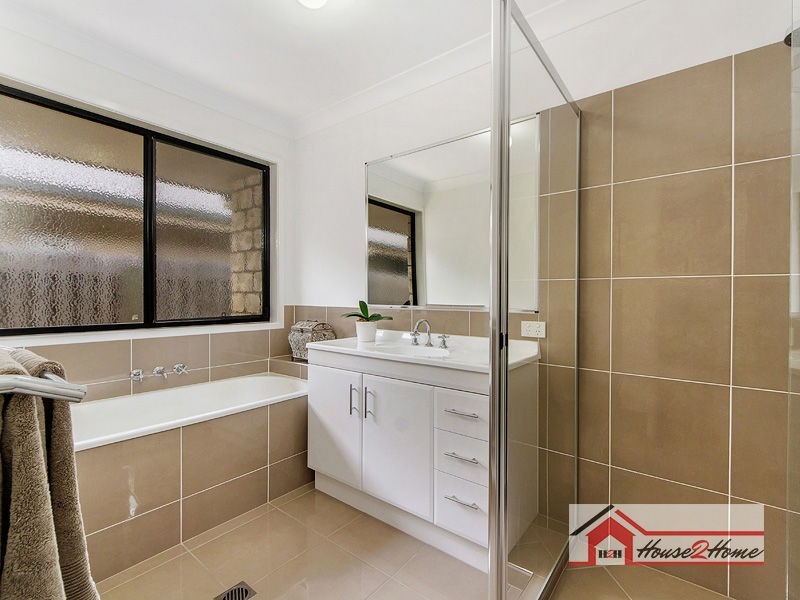 6 Merivale Avenue, Ormeau Hills QLD 4208