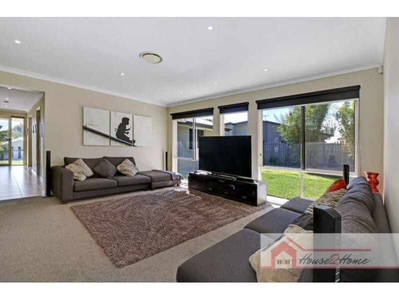 35 Strathburn Crescent, Ormeau QLD 4208