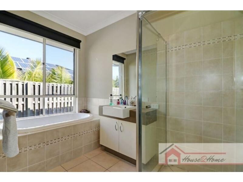 35 Strathburn Crescent, Ormeau QLD 4208