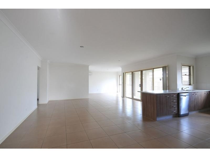 19 Strathburn Crescent, Ormeau QLD 4208