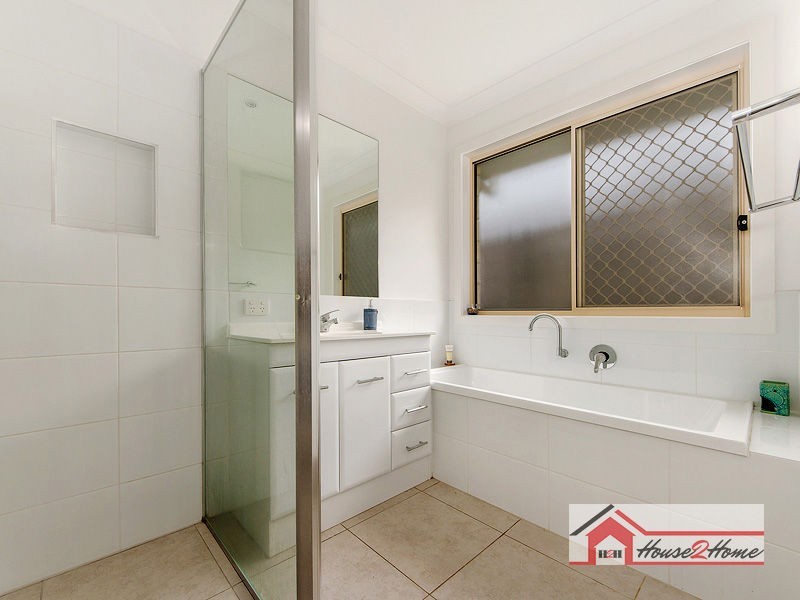4 Jacqueline Bay, Ormeau QLD 4208