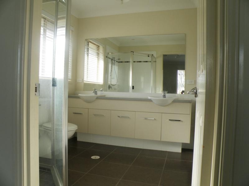 84 Ormeau Ridge Road, Ormeau Hills QLD 4208
