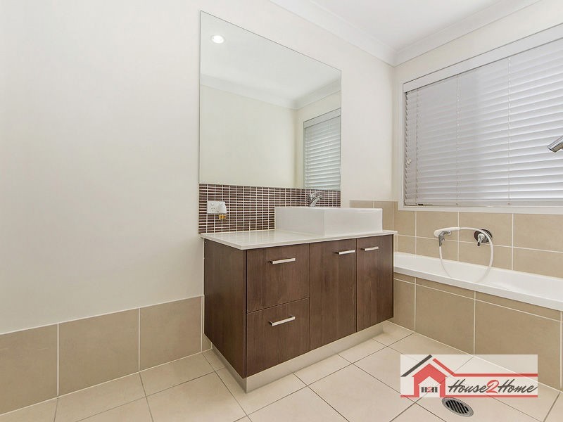 60 Charlton Crescent, Ormeau QLD 4208