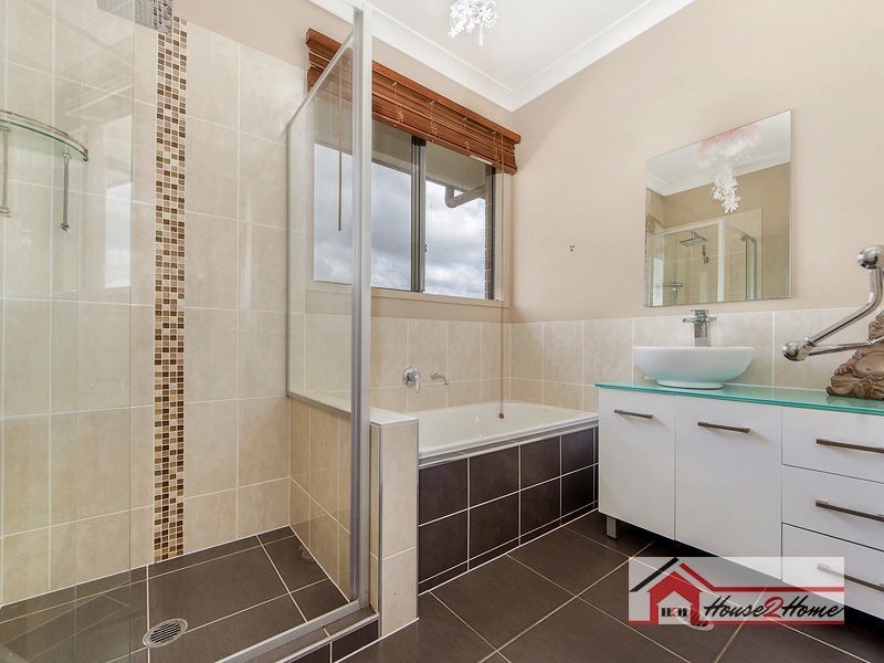 105 Ormeau Ridge Road, Ormeau Hills QLD 4208