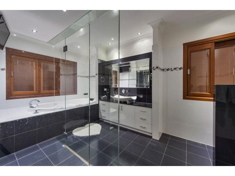 16 Beaton Court, Ormeau QLD 4208