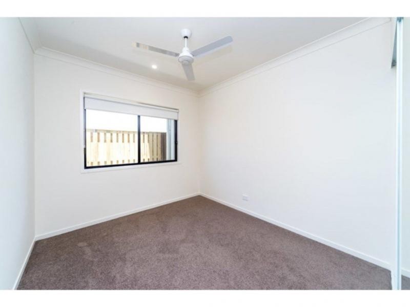 33 Greenvale Crescent, Maudsland QLD 4210