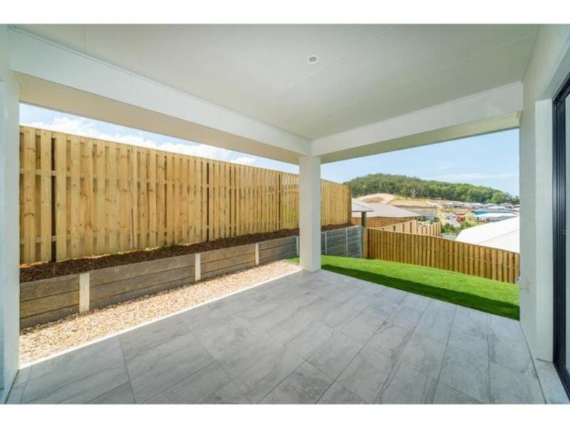 33 Greenvale Crescent, Maudsland QLD 4210