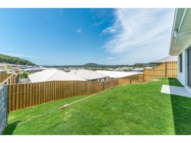 33 Greenvale Crescent, Maudsland QLD 4210