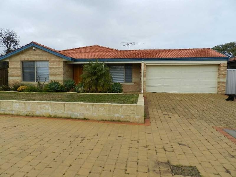 12 Gardiner Heights, Kinross WA 6028