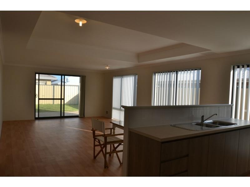 4 Finke Bend, Yanchep WA 6035