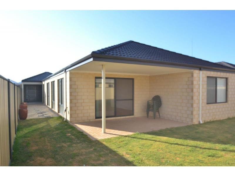4 Finke Bend, Yanchep WA 6035