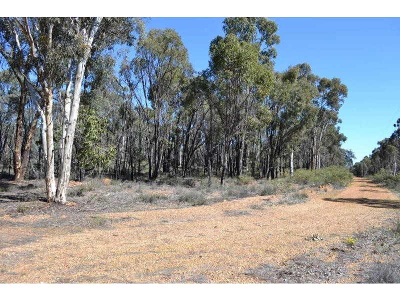 307 Chinganning Road, Wooroloo WA 6558
