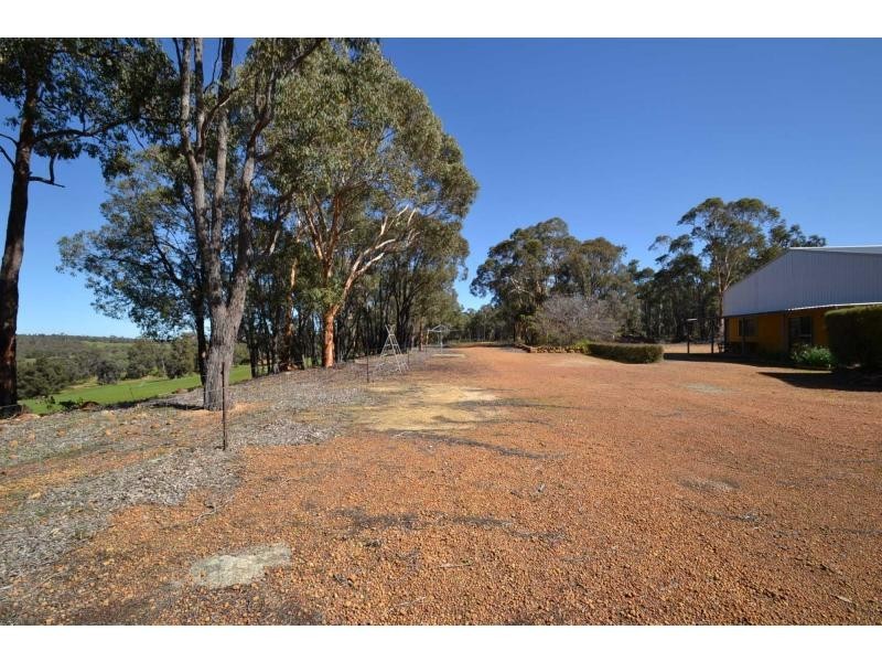 307 Chinganning Road, Wooroloo WA 6558