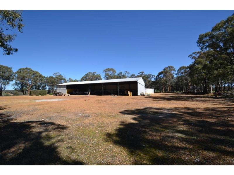 307 Chinganning Road, Wooroloo WA 6558