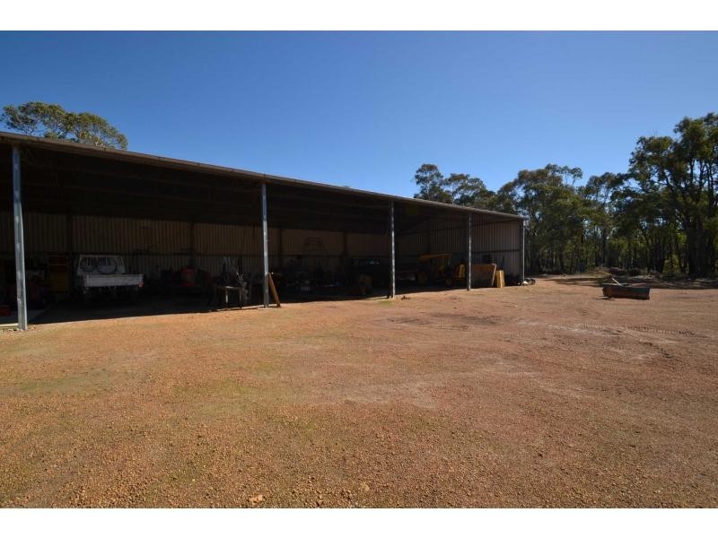 307 Chinganning Road, Wooroloo WA 6558