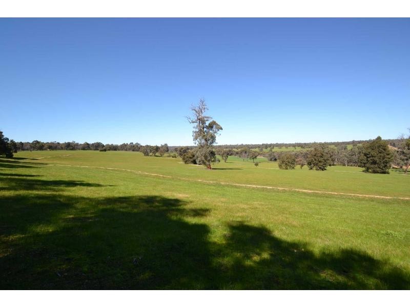 307 Chinganning Road, Wooroloo WA 6558