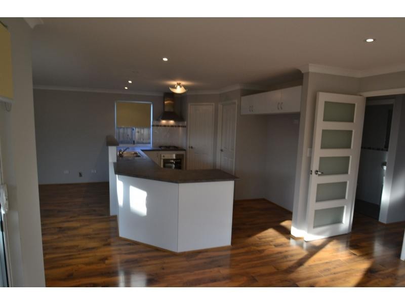 28 Seaside Avenue, Yanchep WA 6035